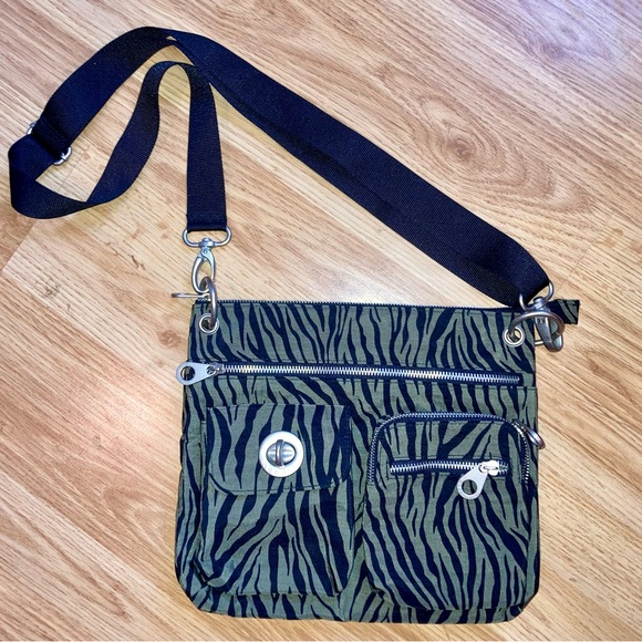 Baggalini Zebra Print Crossbody Purse Bag Army Green Black - Picture 5 of 7